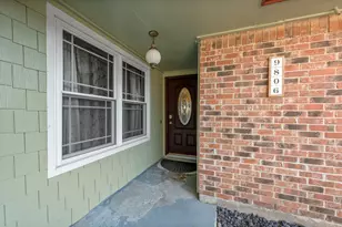 9806 Cassowary Dr, Conroe, TX 77385 - Photo 4