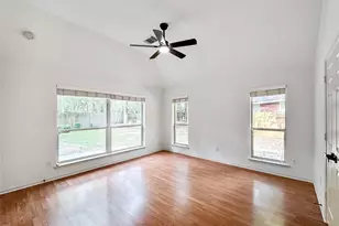 126 N Willow Point Cir, The Woodlands, TX 77382 - Photo 8