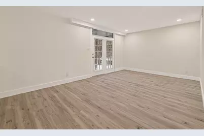 3300 Yorktown Street #15, Houston, TX 77056 - Photo 10