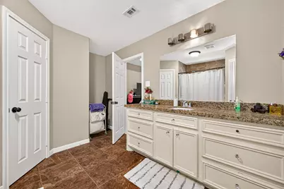 10910 Royal Magnolia Drive, Conroe, TX 77303 - Photo 16
