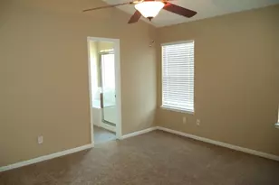 2903 Windy Hollow Ln, League City, TX 77539 - Photo 12