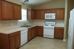 2903 Windy Hollow Ln, League City, TX 77539 - Photo 2