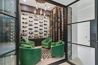 2413 Rosamond Street #A, Houston, TX 77098 - Photo 6