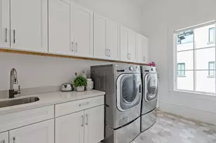 2413 Rosamond St, Houston, TX 77098 - Photo 38