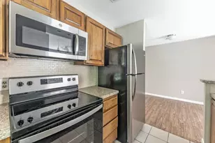 2402 Sycamore Ave, Huntsville, TX 77340 - Photo 8