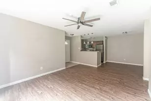 2402 Sycamore Ave, Huntsville, TX 77340 - Photo 2