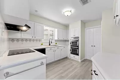 7522 Deep Forest Drive, Houston, TX 77088 - Photo 20