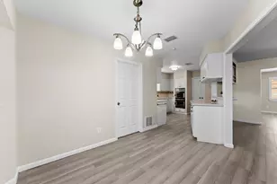 7522 Deep Forest Dr, Houston, TX 77088 - Photo 16