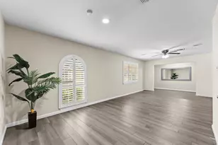 7522 Deep Forest Dr, Houston, TX 77088 - Photo 10