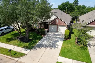 10619 Crownsedge Dr, Spring, TX 77379 - Photo 2