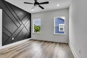 855 S Victory Dr, Houston, TX 77088 - Photo 22