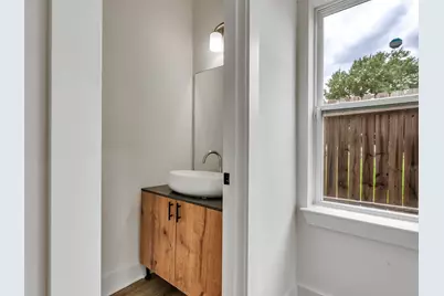 855 S Victory Drive #C, Houston, TX 77088 - Photo 12
