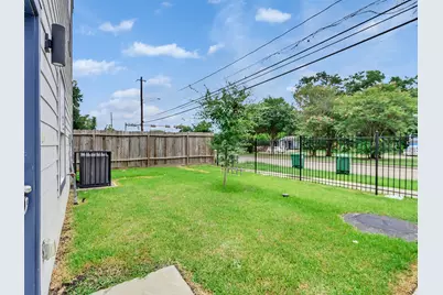 855 S Victory Drive #C, Houston, TX 77088 - Photo 36