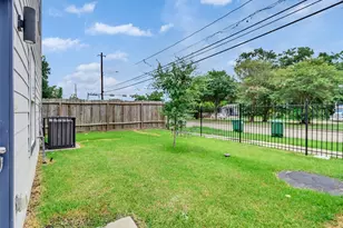 855 S Victory Dr, Houston, TX 77088 - Photo 36
