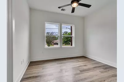 855 S Victory Drive #C, Houston, TX 77088 - Photo 18