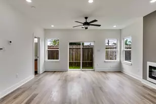 855 S Victory Dr, Houston, TX 77088 - Photo 10