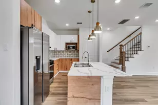 855 S Victory Dr, Houston, TX 77088 - Photo 4