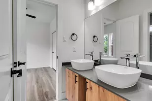 855 S Victory Dr, Houston, TX 77088 - Photo 16