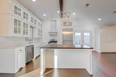 520 E Castle Harbour Drive, Friendswood, TX 77546 - Photo 8
