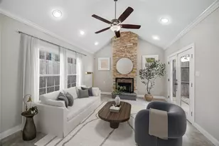 2108 White Oak Dr, Houston, TX 77009 - Photo 14