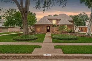 1402 Bittersweet Dr, Richmond, TX 77406 - Photo 2