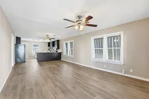 1110 E 27th St, Houston, TX 77009 - Photo 6