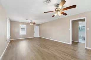 1110 E 27th St, Houston, TX 77009 - Photo 8