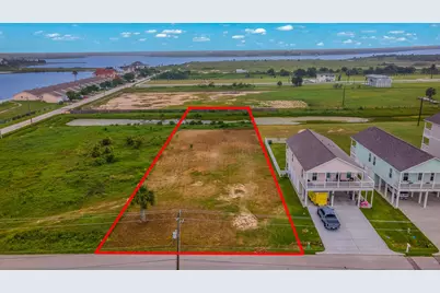 2445 103rd Street, Galveston, TX 77554 - Photo 2