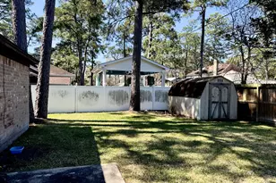 9715 Bayou Woods Dr, Baytown, TX 77521 - Photo 8