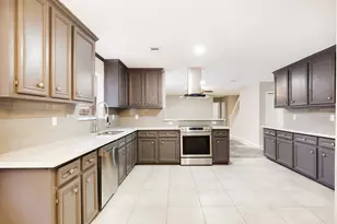 1403 Neptune Ln, Houston, TX 77062 - Photo 4