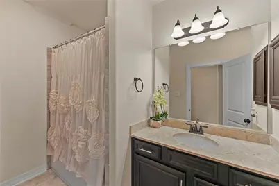 26 W Oaks Drive, Houston, TX 77058 - Photo 18