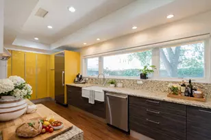 5426 Windswept Ln, Houston, TX 77056 - Photo 6