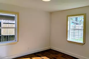 5810 Southseas St, Houston, TX 77033 - Photo 12