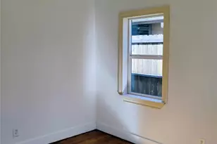 5810 Southseas St, Houston, TX 77033 - Photo 14