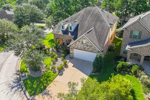 27 E Wolf Cabin Cir, Spring, TX 77389 - Photo 2