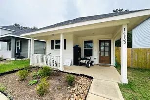 16922 Marie Vlg Dr, Conroe, TX 77306 - Photo 2