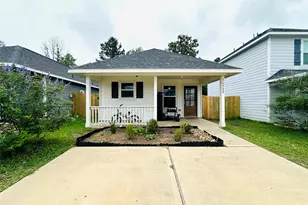 16922 Marie Vlg Dr, Conroe, TX 77306 - Photo 1