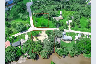 335 & 339 Treasure Drive, Liverpool, TX 77577 - Photo 2