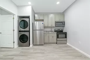 805 Avenue K, Galveston, TX 77550 - Photo 2