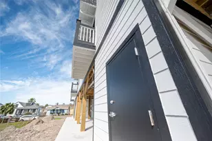 805 Avenue K, Galveston, TX 77550 - Photo 12