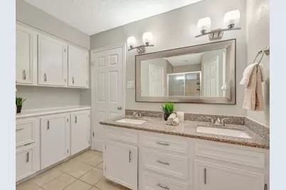 15806 Larkfield Drive, Houston, TX 77059 - Photo 34