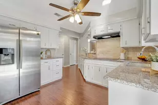 15806 Larkfield Dr, Houston, TX 77059 - Photo 16