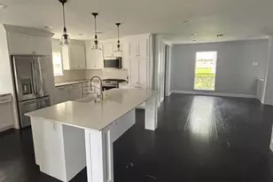 10915 Ella Lee Ln, Houston, TX 77042 - Photo 2
