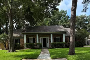 10915 Ella Lee Ln, Houston, TX 77042 - Photo 1
