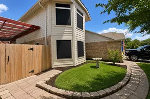 3115 Ashford Bend Dr, Houston, TX 77082 - Photo 2