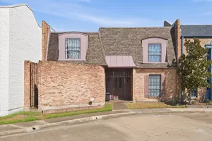 2107 Stonewalk Dr, Houston, TX 77056 - Photo 1
