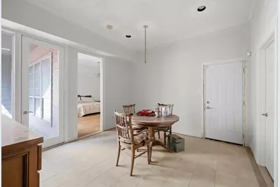 2107 Stonewalk Drive, Houston, TX 77056 - Photo 14