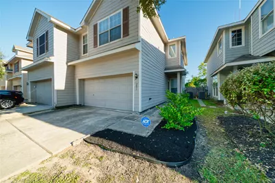 2831 Hackamore Hollow Lane, Houston, TX 77014 - Photo 2