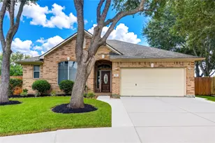 226 Rolling Springs Ln, Dickinson, TX 77539 - Photo 1