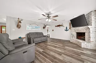 37 Windsor Dr, Conroe, TX 77304 - Photo 4
